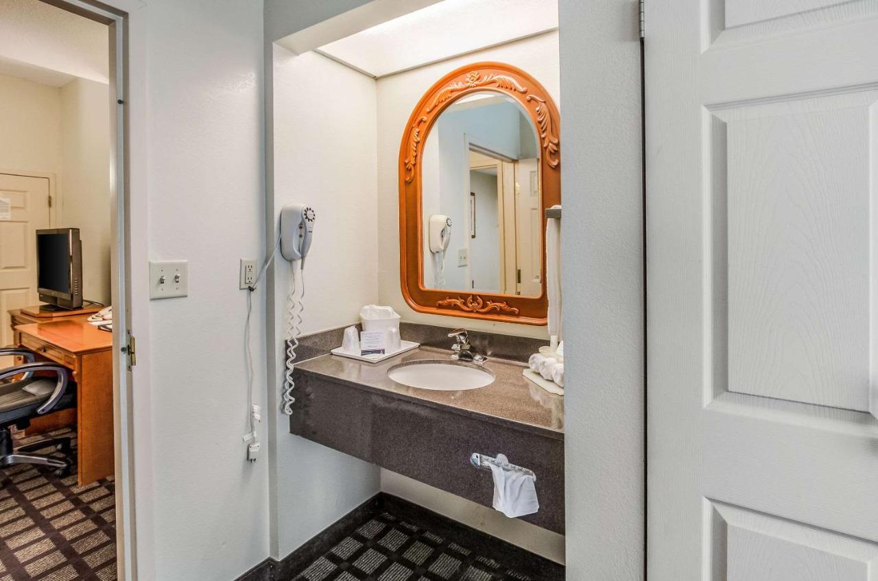 Savannah Gateway Hotel & Suites Georgetown Eksteriør bilde