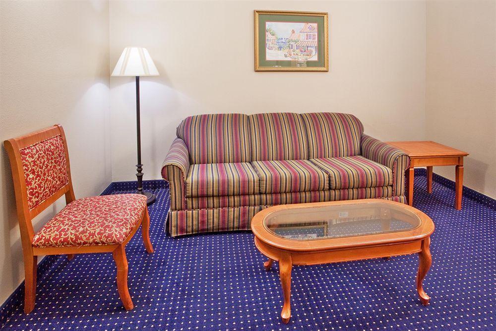 Savannah Gateway Hotel & Suites Georgetown Rom bilde